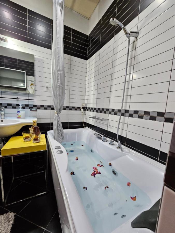 Center Apartment Easy_Luxury Tirana Exteriör bild